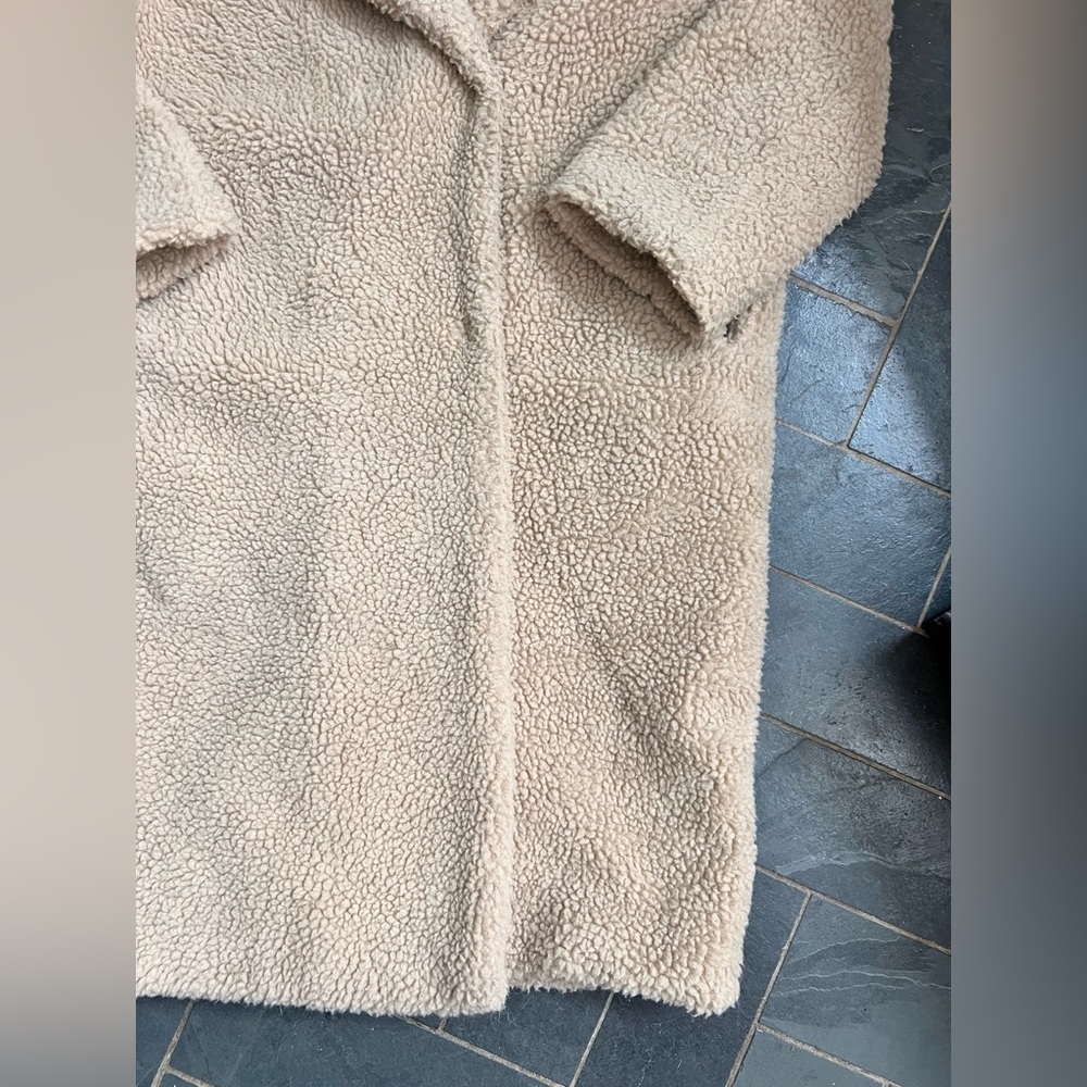 Italian designer Mariella Rosati tan Sherpa teddy coat size medium - Picture 6 of 7